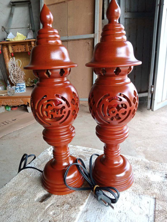 Giá sản phẩm Đèn Thờ gỗ Gõ bông lau